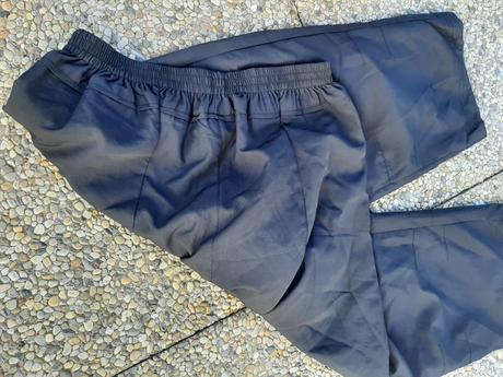 Zľava. športové trojštvrťáky čierne crane velk. s., s