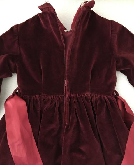 Teplé sametové šatočky, 110