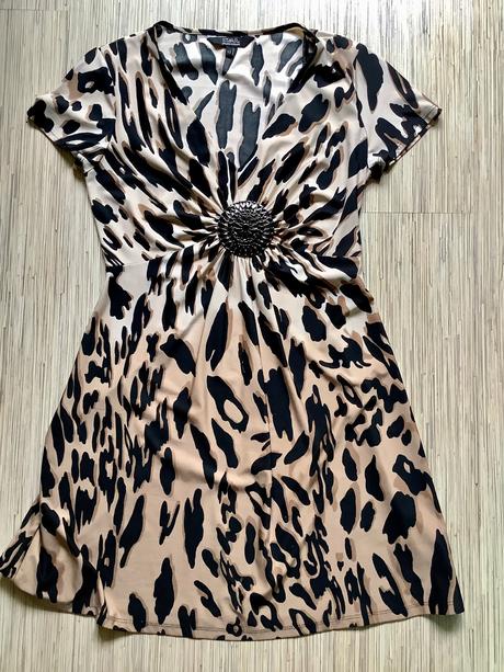 Krasne šaty/444, 40