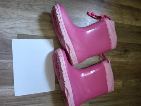 Ružove gumaky do dažda, 35