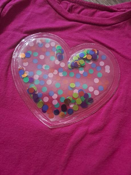 Krásne tylové šaty, 98