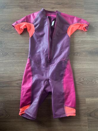 Detská plavecká kombinéza/plavky, decathlon,134