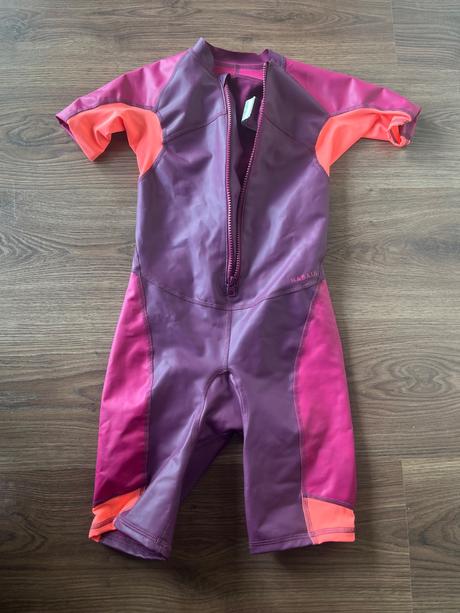 Detská plavecká kombinéza/plavky, decathlon,134