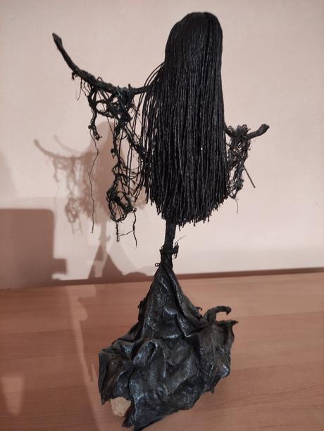 Umelecka soska morticia addams, 