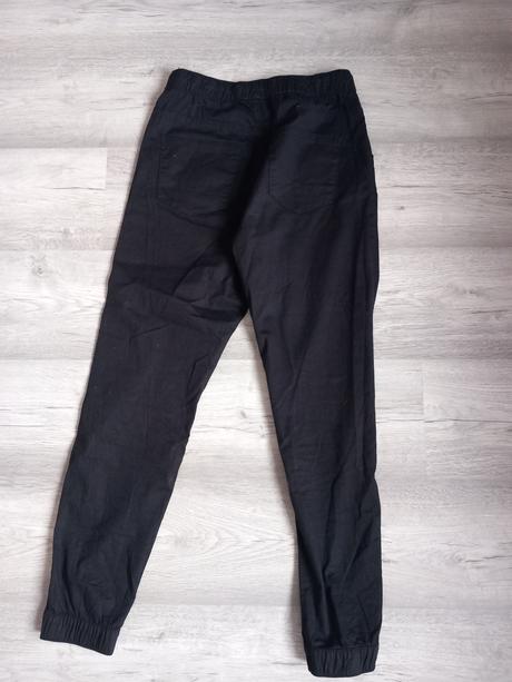 Čierne nohavice cropp, 36