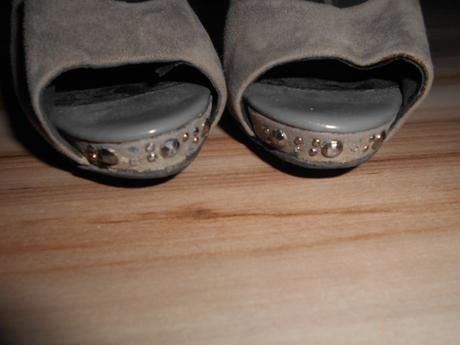 Dámske šedé lodičky zn. roberto  botella, 38