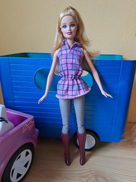 Barbie jazdkyňa s koňom aj s prívesom, 
