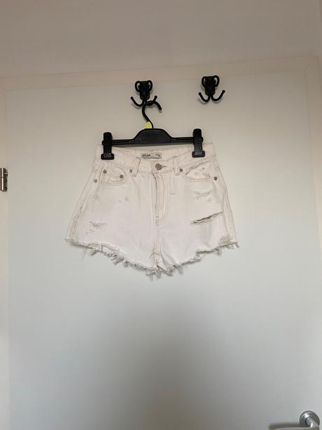 Biele kraťasy, house,32