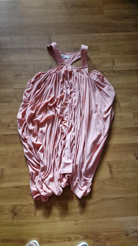 Zaujimave riasene saty,