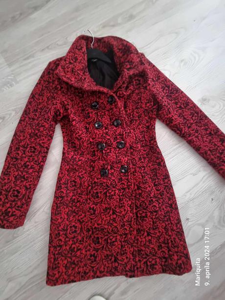 Krasny kabat z taliansky, s