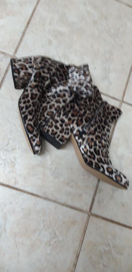 Kotnikove prechodne cizmy 37, 37