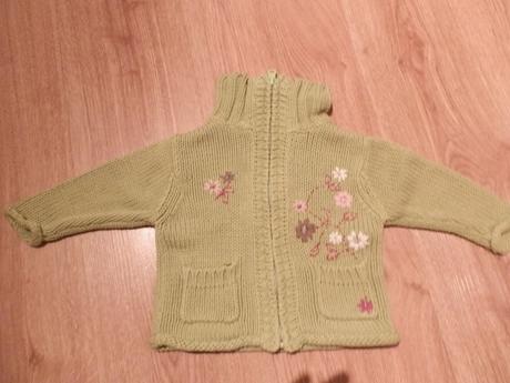 Dievčenský svetrík, 74