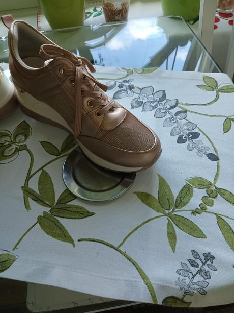 Predám dámske pekné botasky nive, ahinsa,38