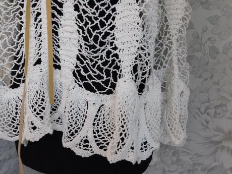 Kvalitne velmi pekne azurove pončo, 42