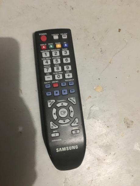 Prehrávč dvd a usb mikro na dialkové ovládanie, samsung