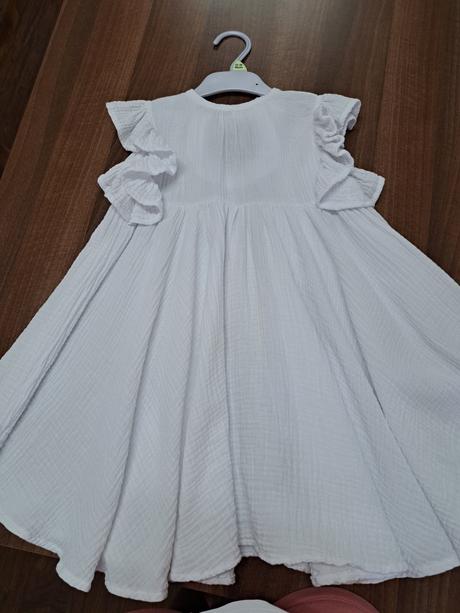 Mušelínové šaty, 110