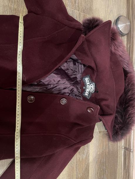 Bordovy kabat, s