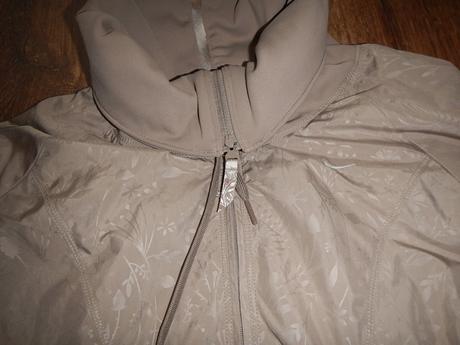 Krasna bundicka, nike,s