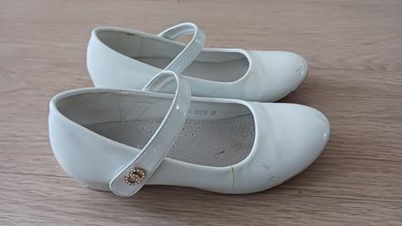 Sandalky, 37
