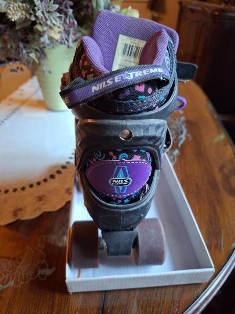 Dievčenské korčule+chrániče, 30