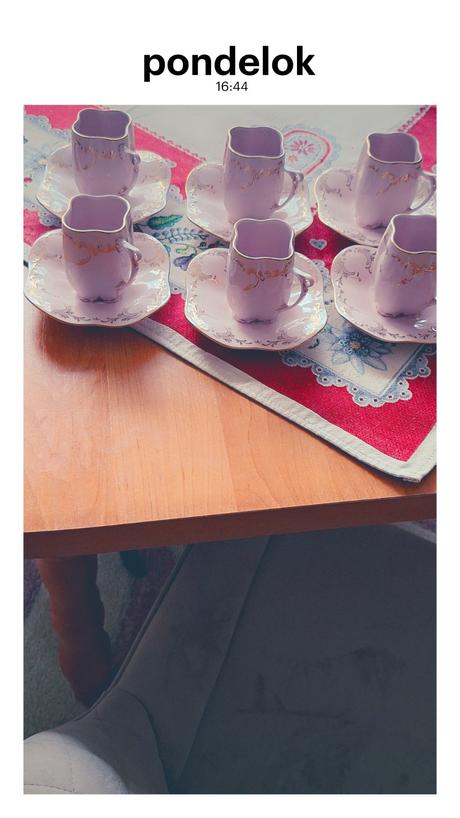 Súprava z ružového porcelánu, 
