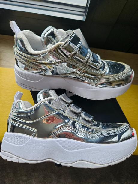 Strieborné tenisky, dc,37