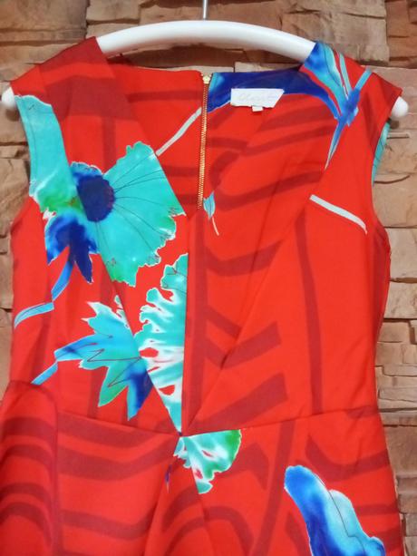 Spoločenské šaty closed, 56