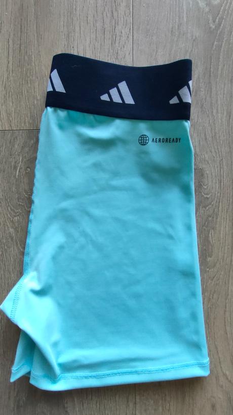 Úplne nové dámske kraťasy adidas aeroready, veľ.s, adidas,s