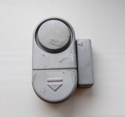 Alarm na dvere okno skriňu,