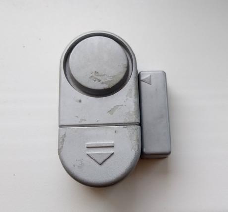 Alarm na dvere okno skriňu, 