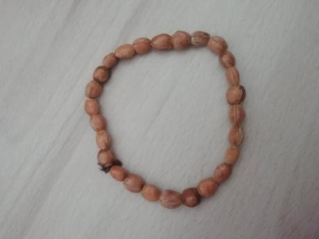 Dreveny naramok pre muzov na vacsiu ruku, 