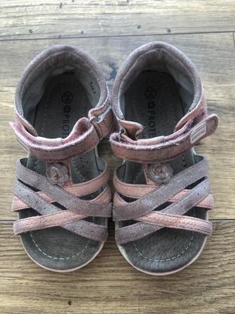 Sandale protetika, 26