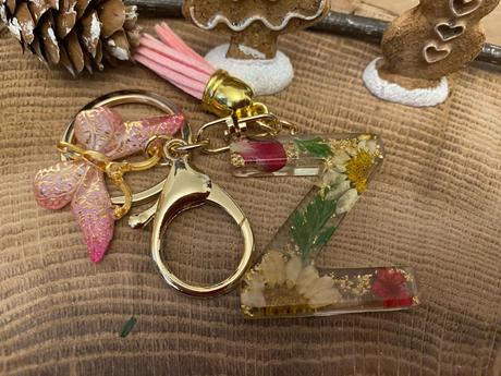 5 eur - ihneď k odberu - kľúčenky s písmenkom, 