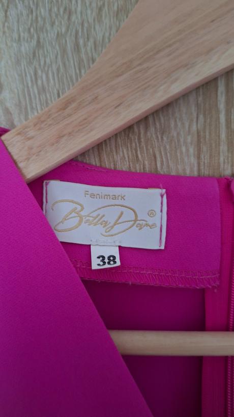 Slávnostné kokteilové šaty, 38