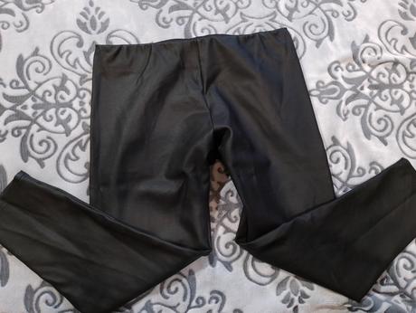 Zara dámske zaujimave legíny / nohavice, zara,m