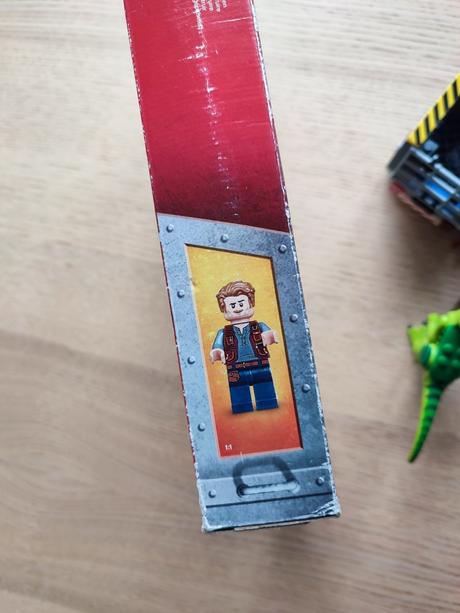 Lego juniors 10757- raptor a záchranárske vozidlo, 