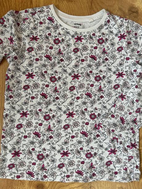 Biele kvetované tričko, sinsay,122