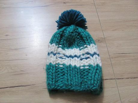 Zelená čiapka s brmbolcom,