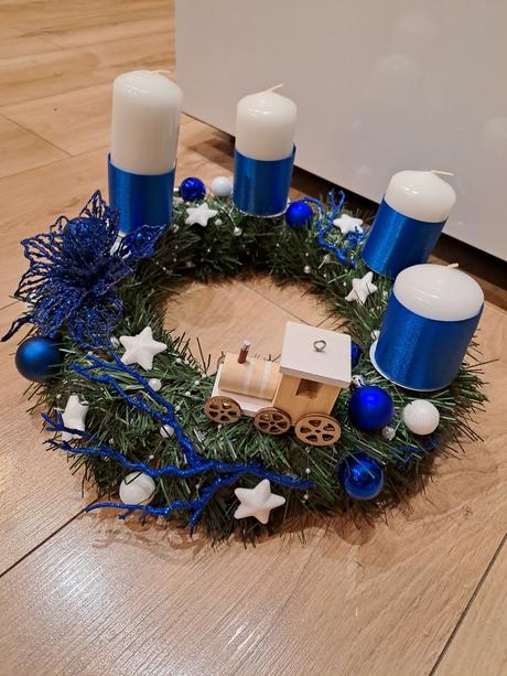 Adventný venček modrý,