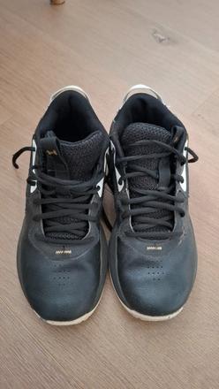 Botasky 38.5, under armour,38