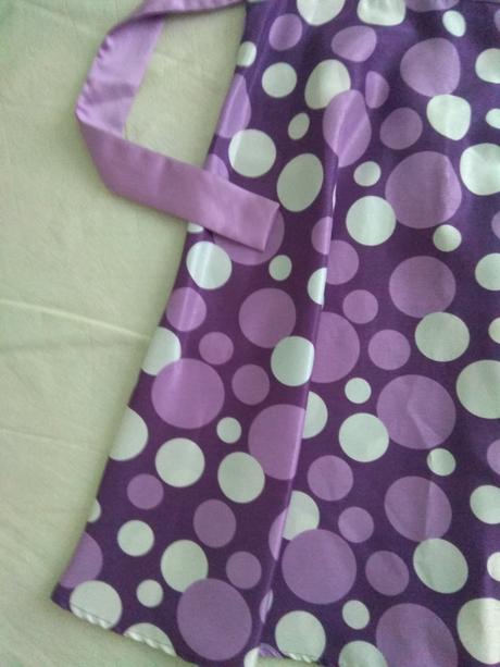 Bodkované fialové šaty, m