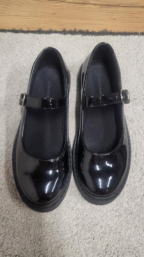 Cierne lakovane sandalky, reserved,34