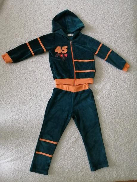 Tepláková súprava, 92