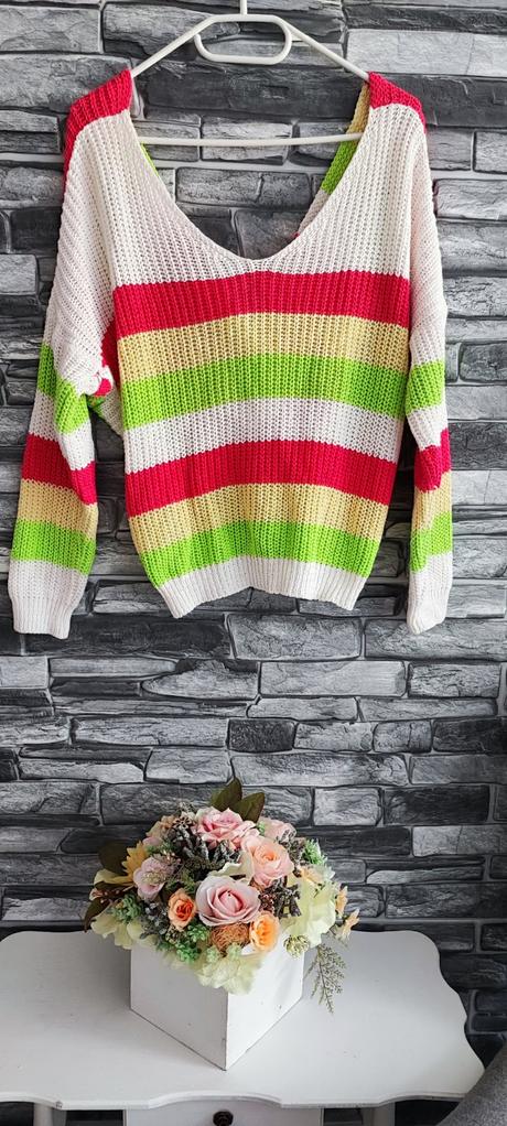 Pestroferabný sveter, 