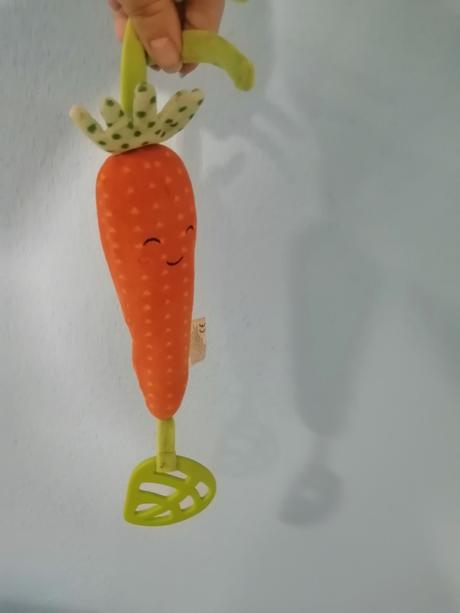 Piskacia mrkvicka, hryzatko, na zavesenie, 