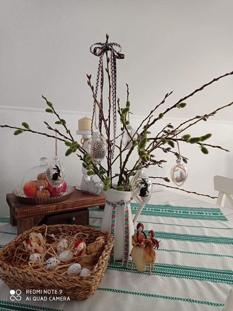 5ks prekrasne sklene vajicka vo vnutri s pierkami, 