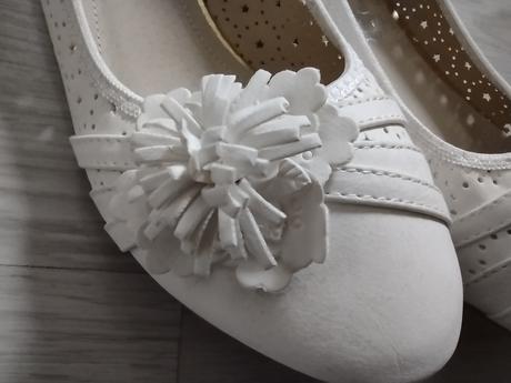 Biele balerínky s kvetinkou, 39