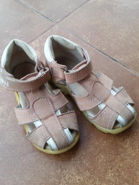Sandálky, 23