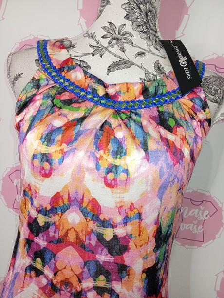 Krásne farebne šaty, m