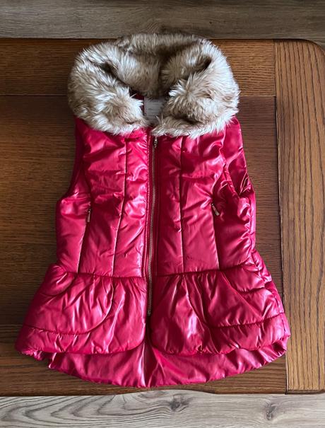 Prekrásna vesta mayoral s kožušinkovým golierom, mayoral,128